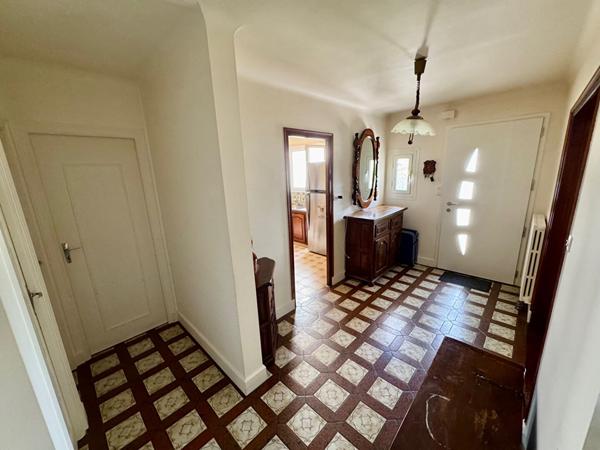 A vendre à DAMGAN, belle maison néobretonne sur sous sol complet et terrain de 762 m²