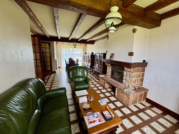 A vendre à DAMGAN, belle maison néobretonne sur sous sol complet et terrain de 762 m²