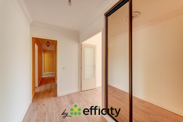 Appartement
         5 pièces
        - 100 m² 207 500 € *