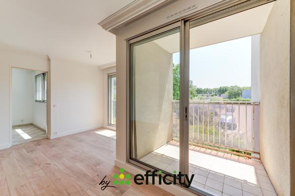 Appartement
         5 pièces
        - 100 m² 207 500 € *
