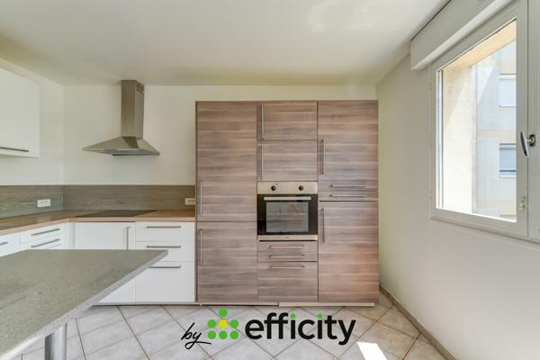 Appartement
         5 pièces
        - 100 m² 207 500 € *