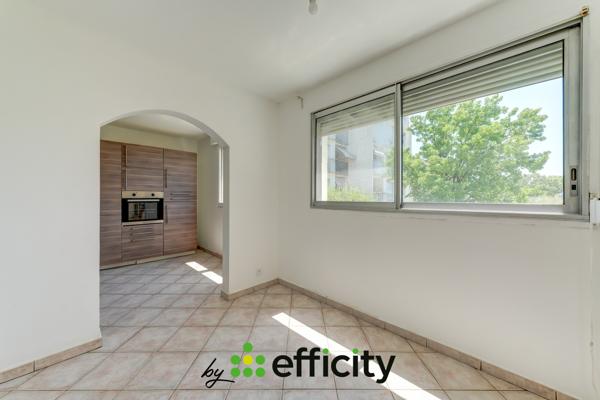 Appartement
         5 pièces
        - 100 m² 207 500 € *