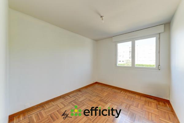 Appartement
         5 pièces
        - 100 m² 207 500 € *