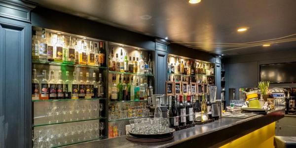 RESTAURANT – BAR LICENCE IV À VENDRE – LYON 2ᵉ PRESQU'ÎLE – Proche place Bellecour