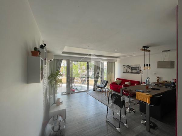 A LOUER - APPARTEMENT 2 PIECES MEUBLE, SECTEUR VAUGRENIER