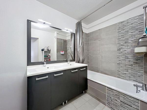 Castanet Tolosan Appartement T3 , terrasse, parking, résidence récente