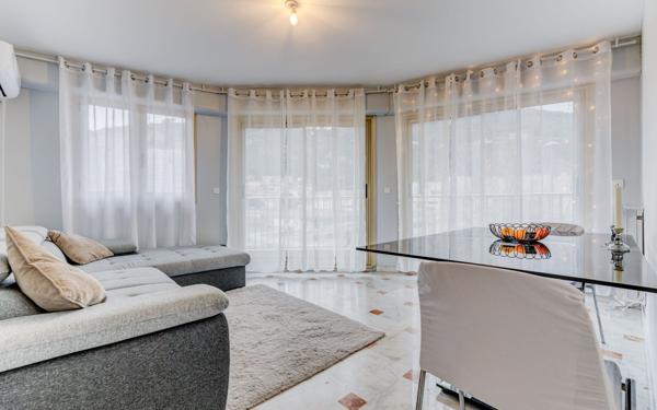 Appartement à vendre    2 pièces • 49,30 m2 Nice