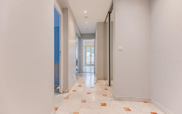 Appartement à vendre    2 pièces • 49,30 m2 Nice