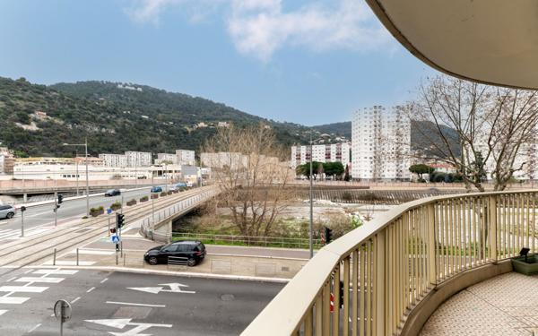 Appartement à vendre    2 pièces • 49,30 m2 Nice