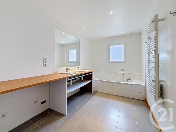 Maison à vendre  4 pièces - 145 m 2   PERIGUEUX  - 24