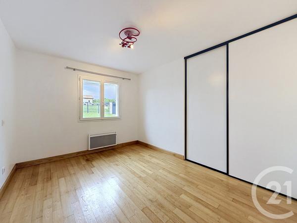 Maison à vendre  4 pièces - 145 m 2   PERIGUEUX  - 24