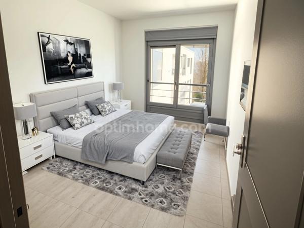 93600 – AULNAY-SOUS-BOIS – DERNIER ÉTAGE – LUMINEUX – CAVE