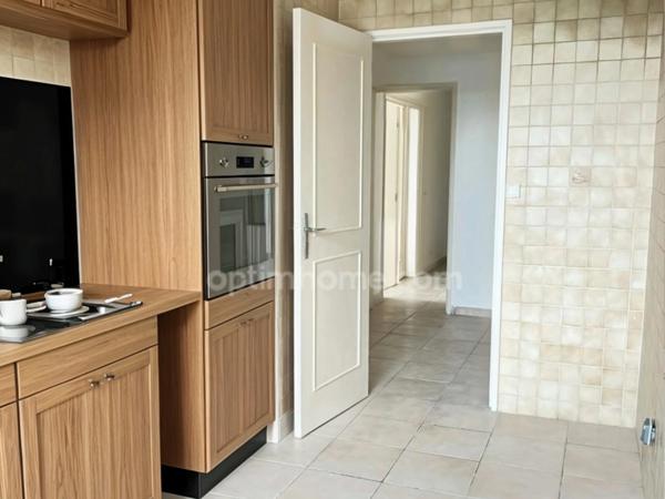 93600 – AULNAY-SOUS-BOIS – DERNIER ÉTAGE – LUMINEUX – CAVE