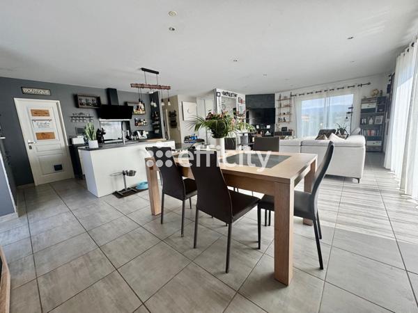 Maison 5 pièces - 137 m² Exclusivité efficity