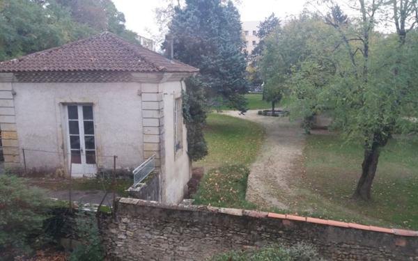 Appartement à louer    3 pièces • 104,14 m2 Castres