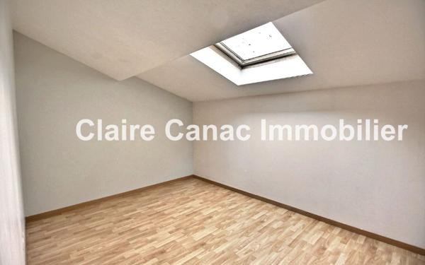 Appartement à louer    3 pièces • 104,14 m2 Castres