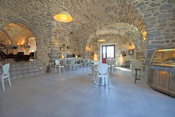 Chateau à vendre à Vallon-Pont-d'Arc (07150) - Ardèche