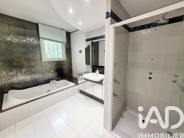 Maison à vendre 6 pièces 257 m² Saint-Priest-en-Jarez