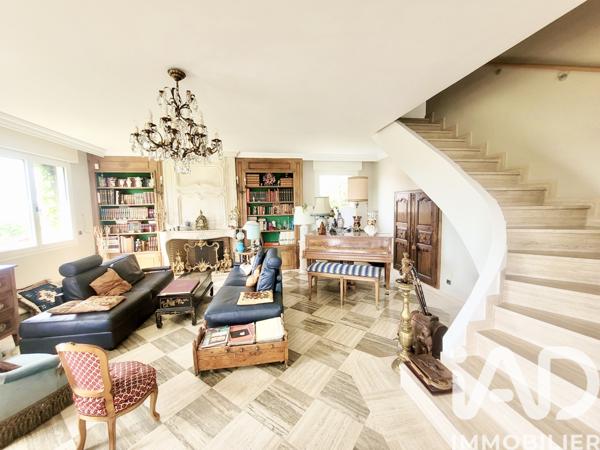 Maison à vendre 6 pièces 257 m² Saint-Priest-en-Jarez