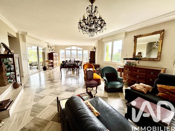 Maison à vendre 6 pièces 257 m² Saint-Priest-en-Jarez