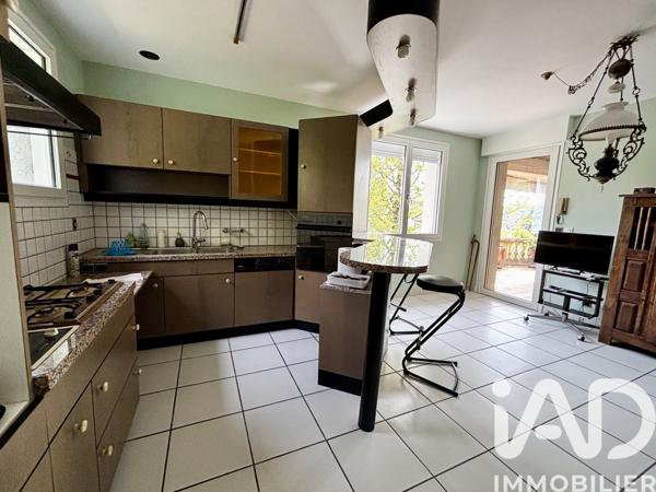 Maison à vendre 6 pièces 257 m² Saint-Priest-en-Jarez