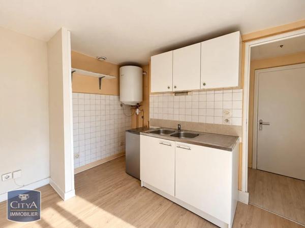 Appartement à louer 2 pièces 29.31m² Mâcon (71000)
