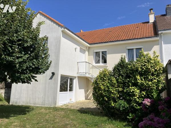 LA MONTAGNE Maison nantaise 3 chambres et sous-sol sur beau terrain de 980 m²