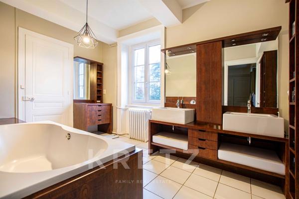 MAISON BOURGEOISE XIXᵉ – PARC ARBORÉ – PISCINE – ORANGERIE