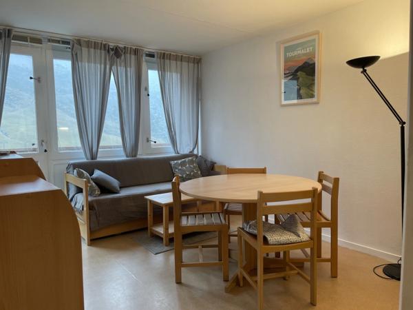 Appartement à vendre 2 pièces LA MONGIE (65) avec balcon, cellier, casier à ski et parking intérieur.