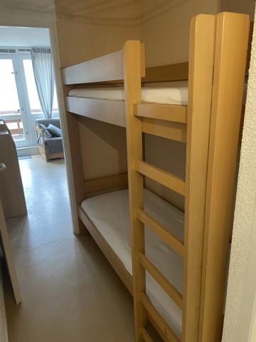 Appartement à vendre 2 pièces LA MONGIE (65) avec balcon, cellier, casier à ski et parking intérieur.