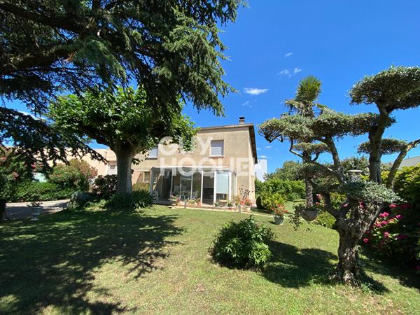 Maison Valence 8 pièce(s) 205 m2