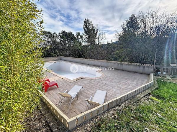 À vendre - Maison individuelle, 5 pièces située à Sainte-Anastasie-sur-Issole (83136)