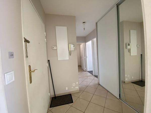 Appartement Marseille 3 pièce(s) 67.91 m2