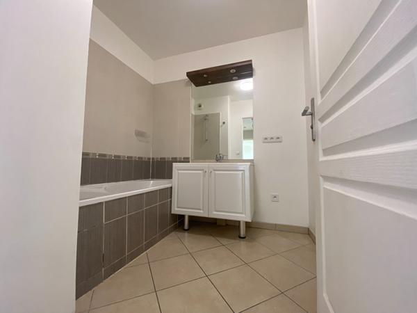 Appartement Marseille 3 pièce(s) 67.91 m2