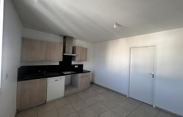 Appartement rénové d’environ 90 m2 - Montélimar