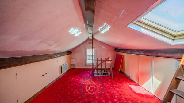 Maison
                                                                                                                                                                                                                                                                                                                        6 pièce(s)                                                                                                                                                                                                          3 chambre(s)                                                                                                                                                                                                          125  m²