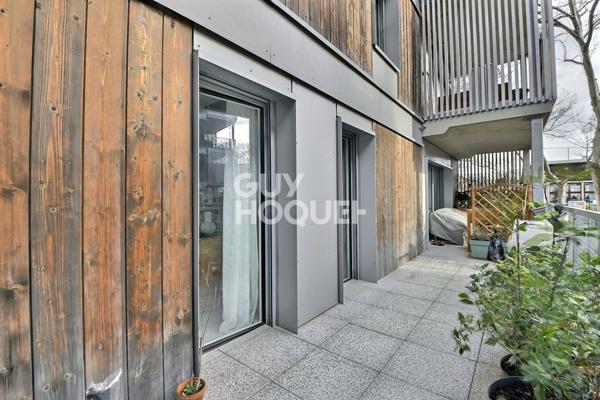Appartement T3 de 64 m² de standing avec grande terrasse 22 m² et garage, Vénissieux (69200)