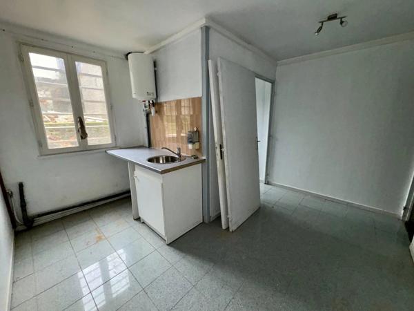 Location Local commercial 6 pièces à Saint-Quentin