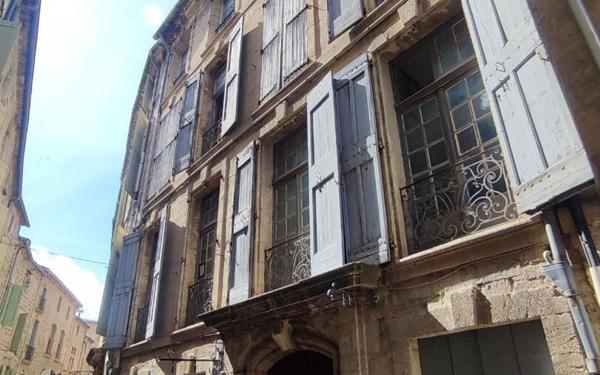 Immeuble à vendre    7 pièces •  Pézenas