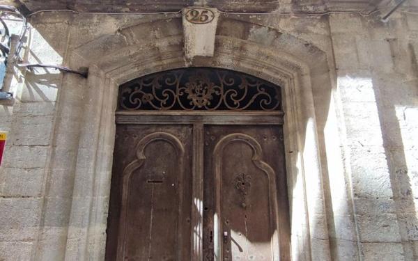 Immeuble à vendre    7 pièces •  Pézenas