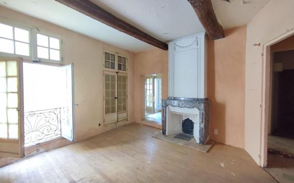 Immeuble à vendre    7 pièces •  Pézenas