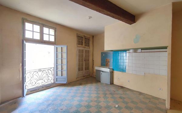 Immeuble à vendre    7 pièces •  Pézenas