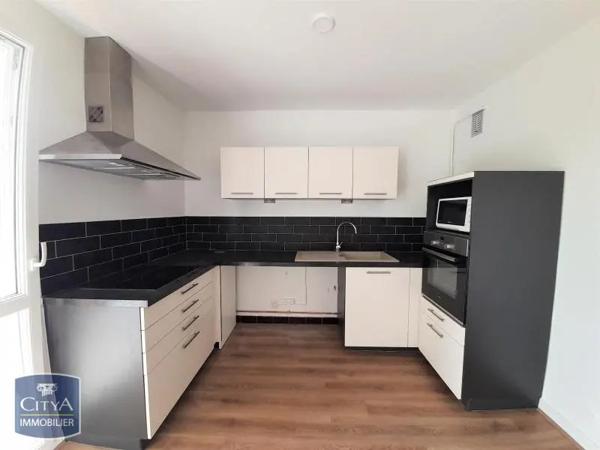 Appartement à louer 3 pièces 74.7m² Poitiers (86000)