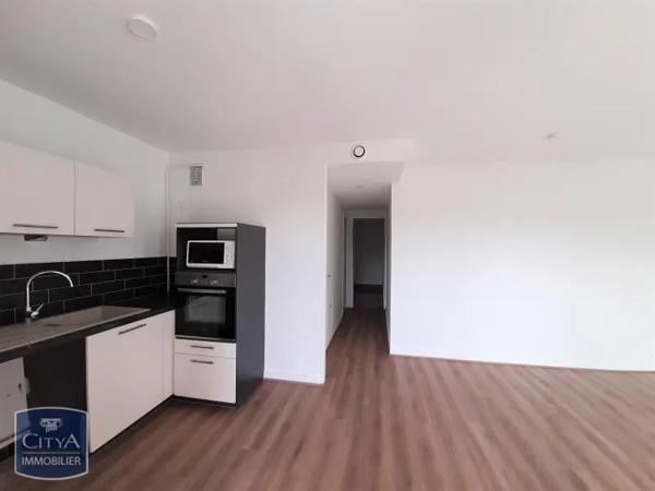 Appartement à louer 3 pièces 74.7m² Poitiers (86000)