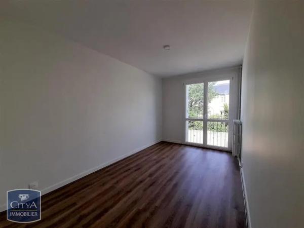 Appartement à louer 3 pièces 74.7m² Poitiers (86000)