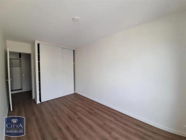 Appartement à louer 3 pièces 74.7m² Poitiers (86000)