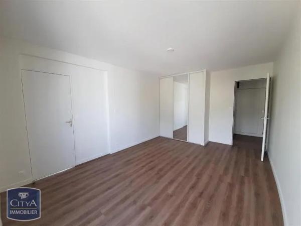 Appartement à louer 3 pièces 74.7m² Poitiers (86000)