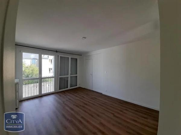 Appartement à louer 3 pièces 74.7m² Poitiers (86000)