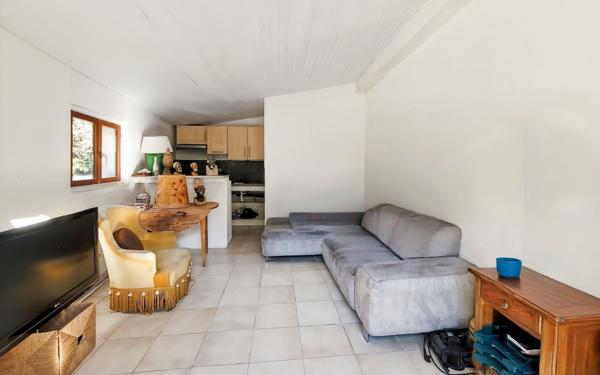 Maison à vendre    3 pièces • 108 m2 Le Cannet