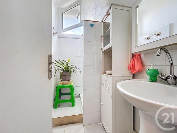 Appartement F3 à vendre  3 pièces - 72,58 m 2   BAGNOLS SUR CEZE  - 30